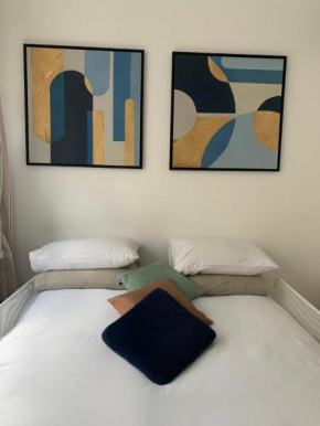 2 bedroom flat, parking, 40m subway station